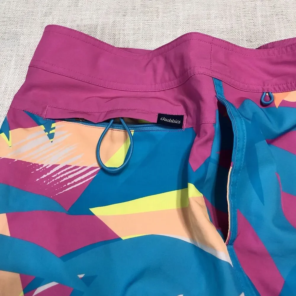 Chubbies Swim Trunks Mens 33 Blue Pink Neon Geo Print 6” Unlined Pockets Retro